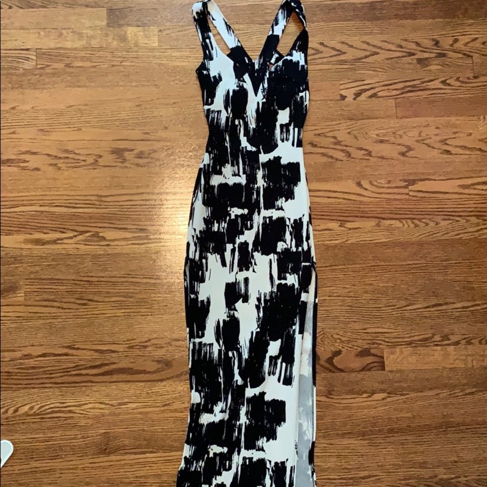Long black and white dress